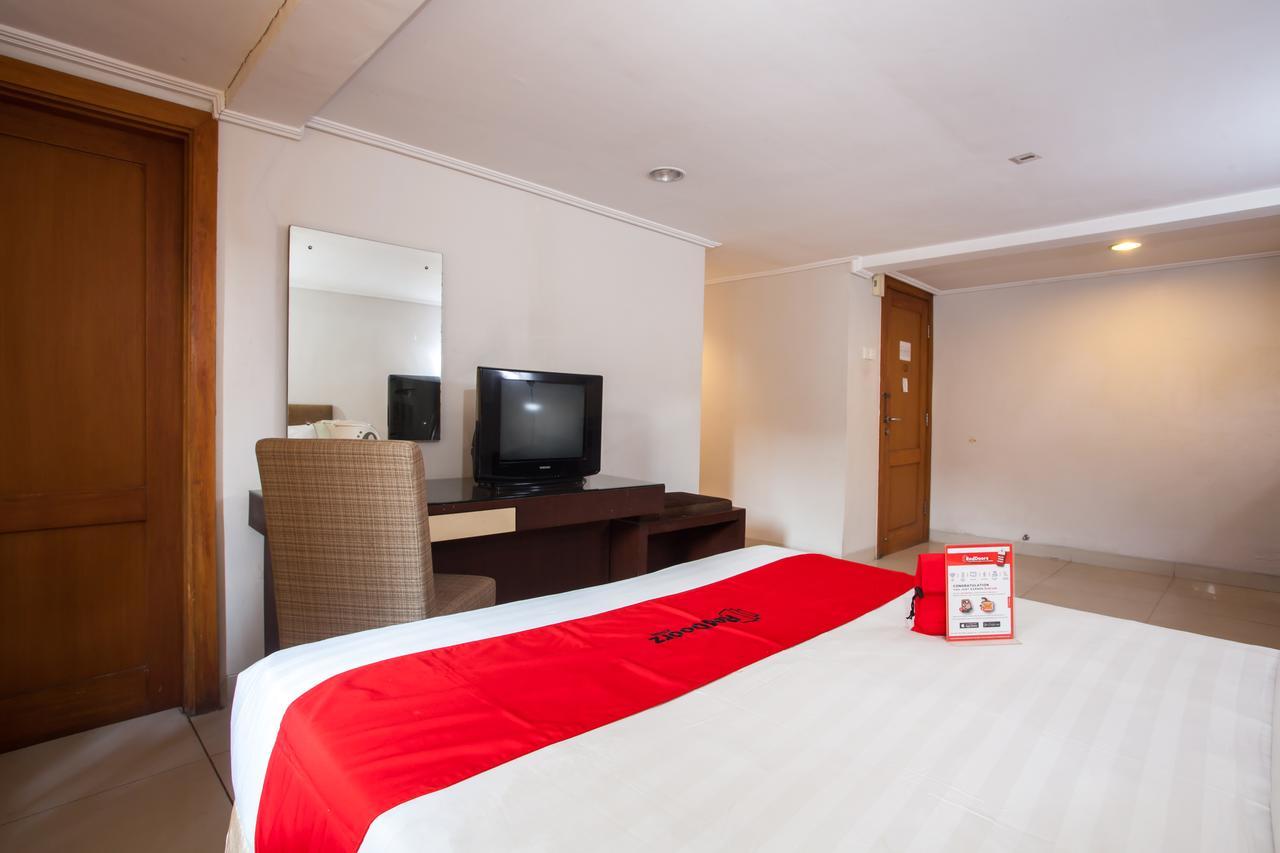 Reddoorz Premium @ Raya Nginden Hotel Wonotjolo Kültér fotó
